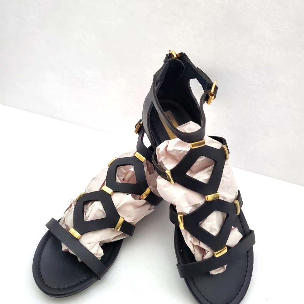 Comma Sandal in Black Steve Madden